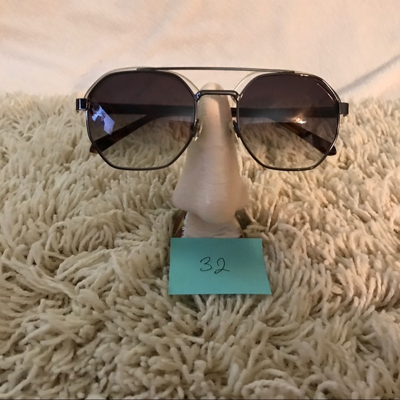 Real Deal , Vera Wang, Dana Buchman, and others. - Picture 7 of 8